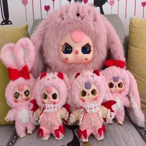 Imagem oficial da pelúcia Baby Three 1000% V1 no atacado