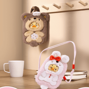 Capa de celular “UPSET DUCK STAY WITH YOU DUCK” – Blind Box: imagem oficial do produto para venda no atacado